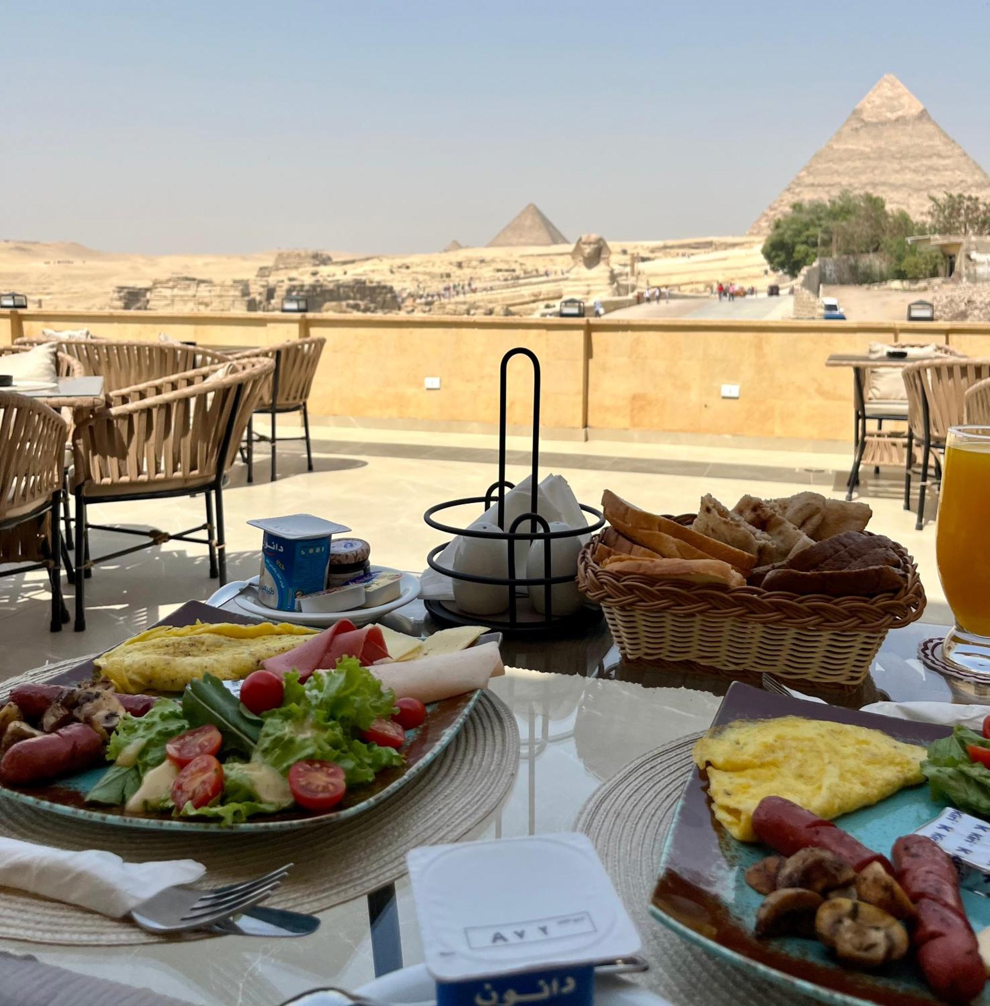The Gate Hotel Front Pyramids & Sphinx View Kafret el-Gabal Esterno foto